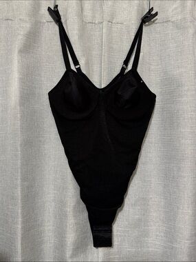 Like New-Vanity Fair One Piece Body Suit Style ShapeWear-Sz 38B-Black